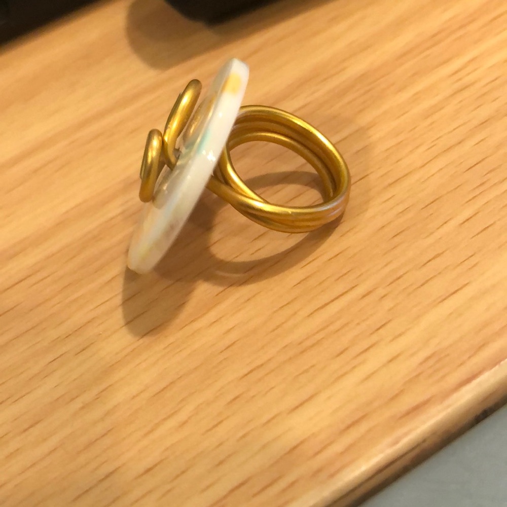 Cute button ring! - Picture 3 of 6